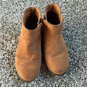 Cat & Jack toddler girl tan short booties with functional zipper size 9